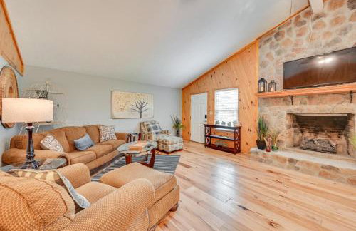 Access to Rough River Lake! Family Home with Deck - Foto 1