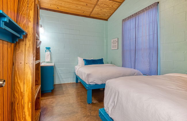 Frio River Cabins - Photo 19