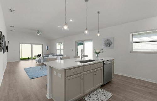 Spacious Golf Retreat-2 King Beds-Golf Cart- Full Kitchen & TVs in Every Room - Foto 30