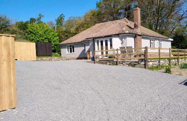 3 Bedroom Bungalow in Llanrhaeadr Ym - Foto 1