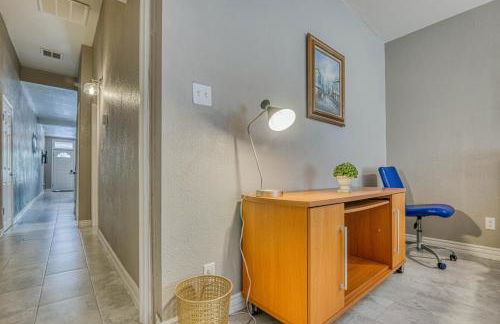 Close to All, Restful Duplex A in Downtown, UTEP, Hospitals - Foto 21