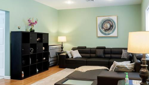 Cozy condo with yard and patio. Long-stay discount available - Foto 4