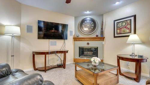 Englewood Apt with Patio in Denver Tech Center - Foto 5