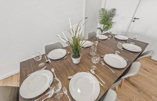 BAT Home Solutions Trierweiler - alles was ein Hotel nicht bietet - 5 Apartments 40 bis 120 qm für bis zu 29 Personen - 5-Raum-Apartment barrierefrei - 60 qm Balkon mit Blick bis Luxemburg - einzeln bis komplett buchbar - 3 Min zur A64 - Foto 54