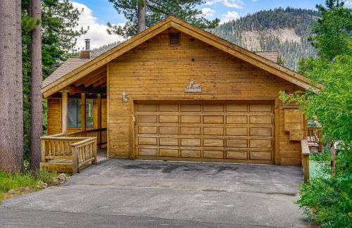 Close to Ski Slopes Tahoe Ski Chalet with Fireplace - Foto 27