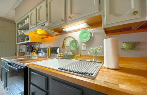 Historic Victorian Apartment - Foto 23