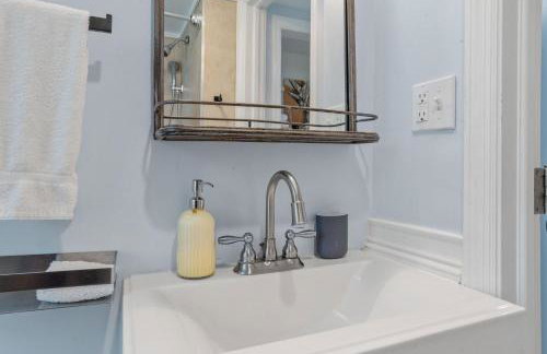 9 Bedroom, 14 Beds House Great for Big Groups Near Boardwalk, Tropicana - Foto 38