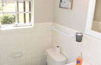 Classic Colonial Home near Main Street - Foto 26