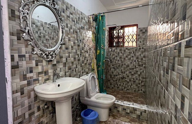 Charming 4-bed House in Kokrobite - Photo 10