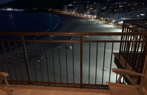 Apartamento en primerísima línea de playa con espectaculares vistas Netflix, Prime y Disney - Photo 7