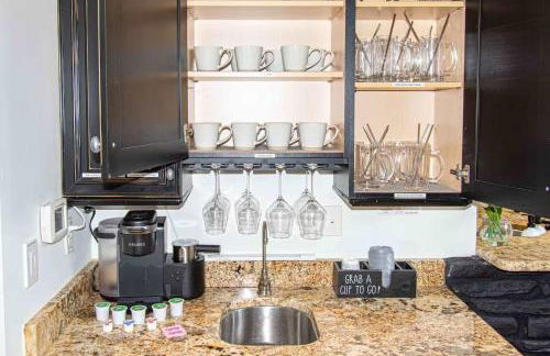 Spacious 6 Bedroom Home with a Heated Salt Water Pool, Theater & Game Room - Foto 26