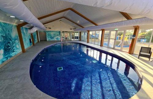 Delightful two bedroom caravan on Par Beach. - Foto 17