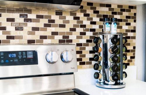 The Corniest Property in Texas ♥ 4 BR ♥ 1/4 Acre ♥ - Foto 15