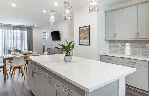 Modern Townhouse Near Disneyland & OC Beaches - Foto 10