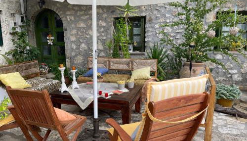 Petra Maisonettes - Photo 3