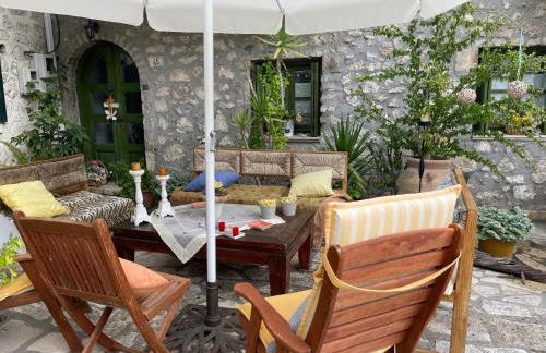 Petra Maisonettes - Photo 3