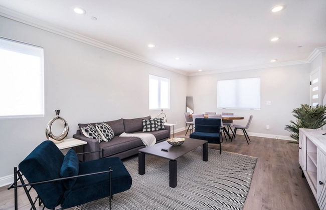 Brand NEW Modern Luxury 3bdr Townhome In Silver Lake - Photo 13