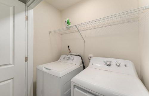 Stylish Getaway near Downtown Raleigh & Coastal Credit Music Park - Foto 18