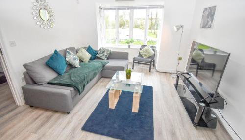 Milton Keynes 5BR Contractor house, families/ groups welcome. - Foto 3