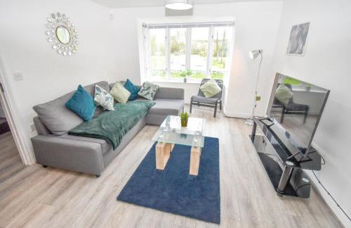 Milton Keynes 5BR Contractor house, families/ groups welcome. - Photo 3