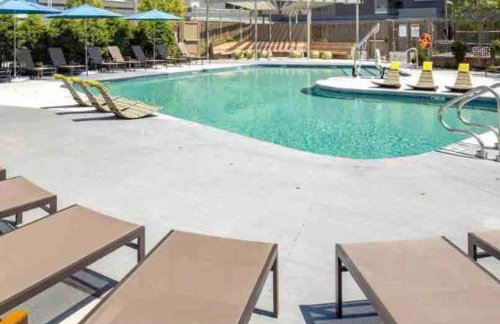 Stylish and Cozy at Revere Beach - Foto 19