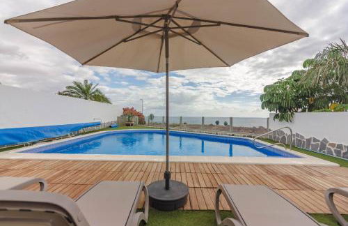 Villa Isabella, Luxury Villa with Heated Pool Ocean View in Adeje, Tenerife - Foto 8