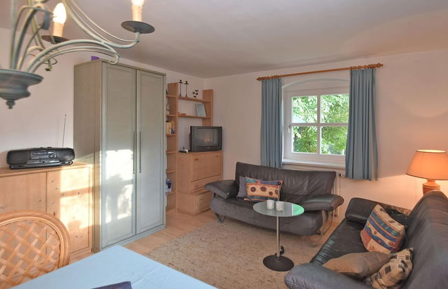 Tranquil Garden Apartment - Photo 7