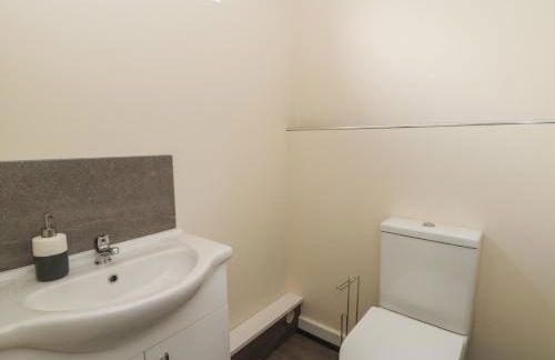 Glandwr House - Photo 19