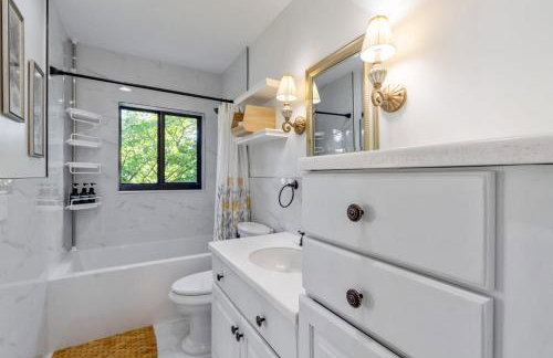 The Garden House Hot Tub Pool and Lush Garden Oasis - Foto 25