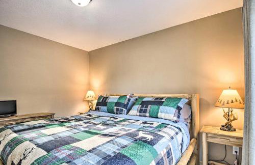 Breezy Point Cabin with Fire Pit - Walk to Lake - Foto 12