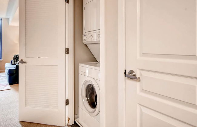 Bluebird Suites in Crystal City - Photo 7