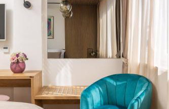 V Luxury Apartment - Photo 20