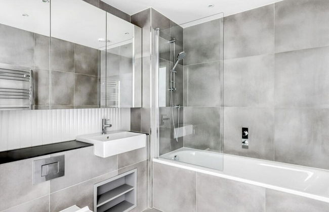 Remarkable 2bed Apartment in London - Photo 17