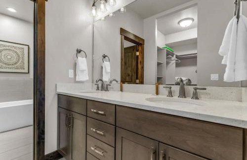 Black Rock Ridge Private Hot Tub & Views - Photo 18