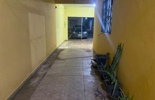 Casa Bem Aconchegante com 02 Quartos 03 camas - Foto 8