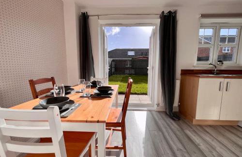 Coral House by Blue Skies Stays - Foto 2