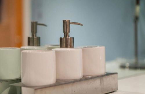 Bright & Stylish West End Apartment - Photo 17