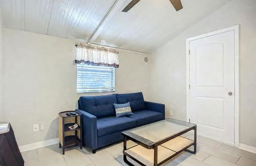 Pet-Friendly Home Near the Beach - Foto 2