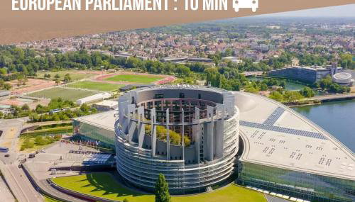 LE LUXURY LOFT - CENTER l DECEMBER MAR-KET l EUROPEAN PARLIAMENT l PARKING l NETFLIX - SPACIOUS & UNIQUE - LE LUXURY LOFT - CENTRE l MARCHÉ DE NOËL l PARLEMENT EUROPÉEN l PARKING l NETFLIX - SPACIEUX & UNIQUE - Photo 4