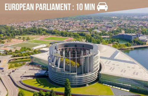LE LUXURY LOFT - CENTER l DECEMBER MAR-KET l EUROPEAN PARLIAMENT l PARKING l NETFLIX - SPACIOUS & UNIQUE - LE LUXURY LOFT - CENTRE l MARCHÉ DE NOËL l PARLEMENT EUROPÉEN l PARKING l NETFLIX - SPACIEUX & UNIQUE - Foto 4