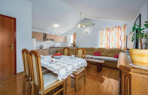 Three-Bedroom Holiday Home In Nedescina - Foto 17