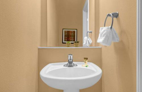 Sunny Sales - Renovated TownHome by Disney! - Foto 24