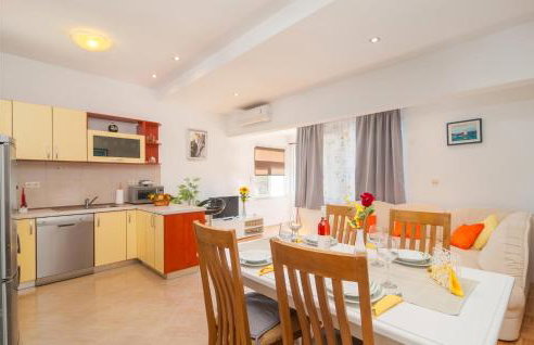 2 Bedroom Amazing Apartment In Slime - Foto 12