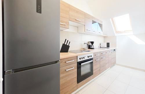 Tolstov Apartments - 4 Room Apartment - Maisonette - Balcony - 20 Min Messe DUS and Old Town DUS - Foto 5