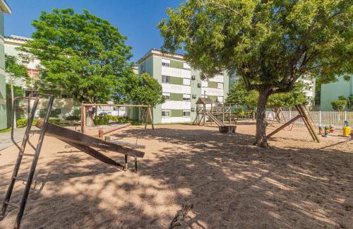 AP familiar com parquinho perto do centro - Foto 4