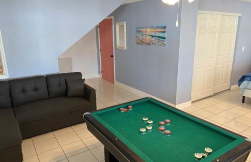 Waterfront home with pool and gameroom! - Foto 43