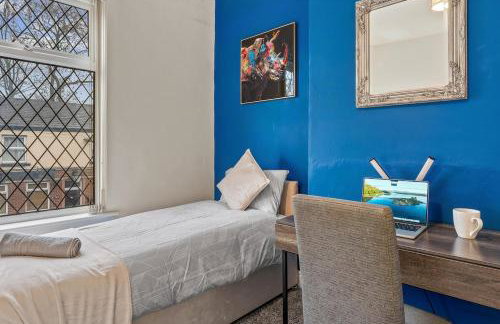 Manchester Contractor House - Fast WiFi - Sleeps 7! - Foto 6