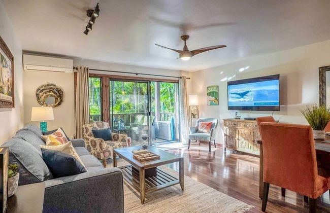 Tropical & Serene Garden Vistas - Photo 15