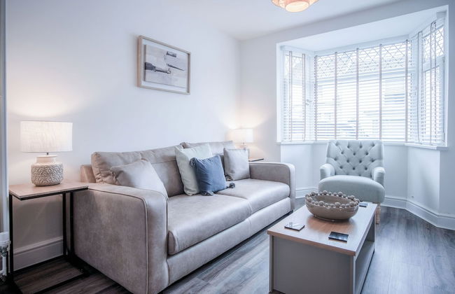 Castle Square - 2 Bedroom - Mumbles - Photo 31