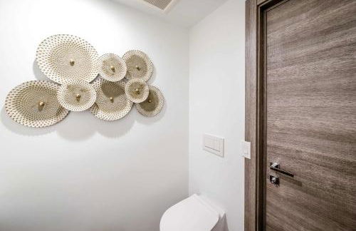 Bayview Villa by Rove Travel - Waterfront with Patio - Foto 13